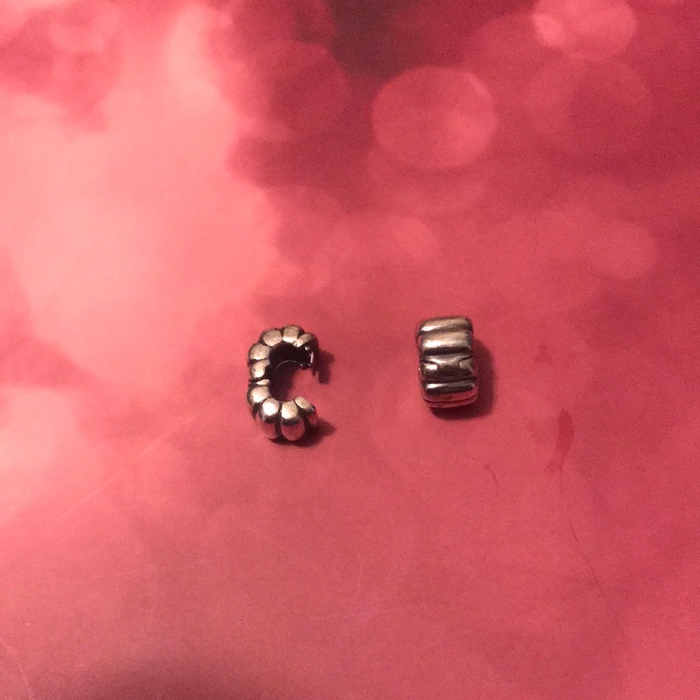 Ribbed Pandora Bracelet Clips (2)